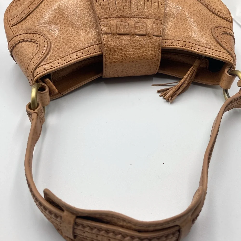 Via Spiga Vintage Tan Western vibe pebbled leather shoulder bag - Picture 4 of 15